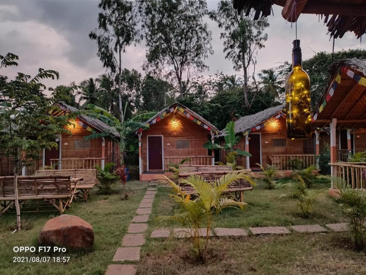 Island Vibes Hotell Hampi Exteriör bild